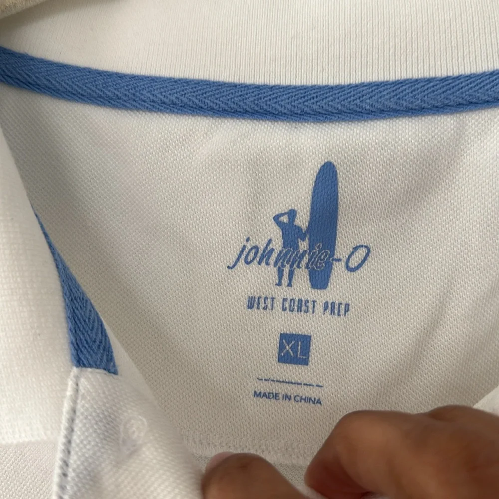 Johnnie-O White Polo Shirt with Blue Logo Size XL Golf Summer Travel - Picture 2 of 8